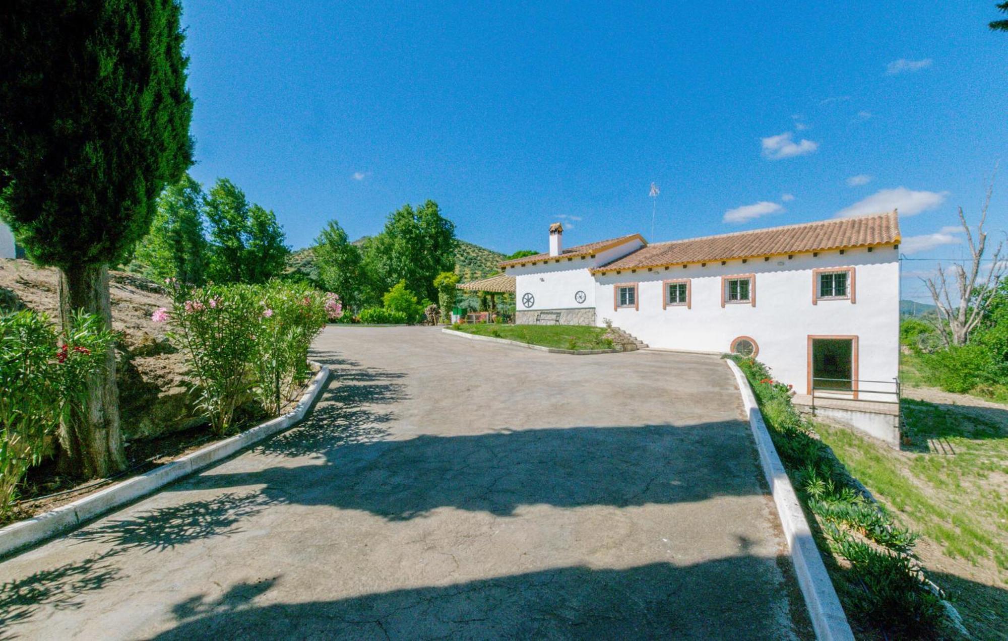 6 Bedroom Amazing Home In La Puebla De Los Infan La Puebla de los Infantes Esterno foto
